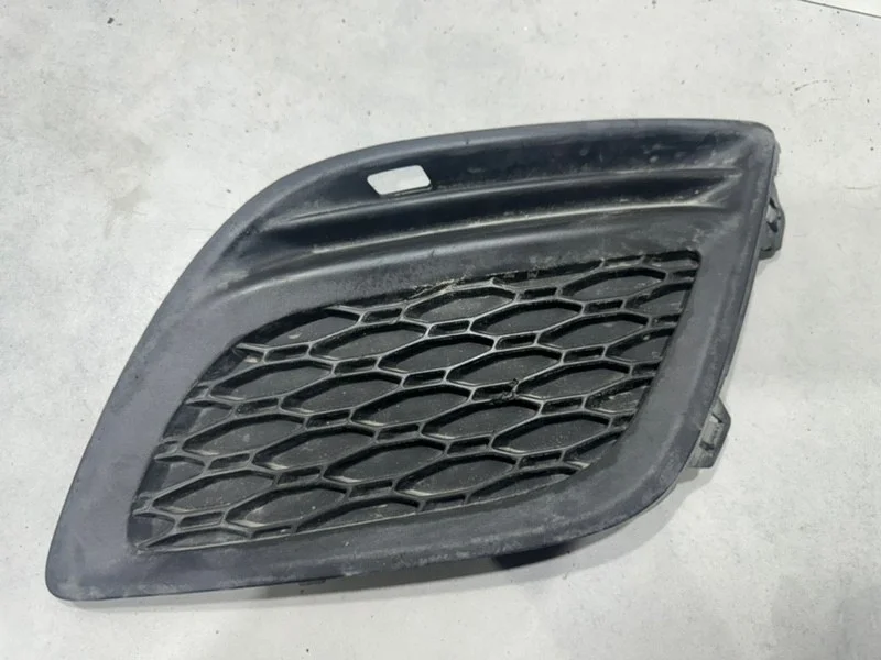 Решетка в бампер Volvo XC60