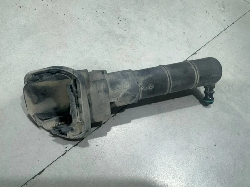 Форсунка омывателя фар Volvo XC90