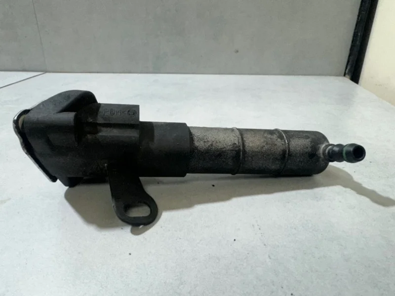 Форсунка омывателя фар Volvo XC90