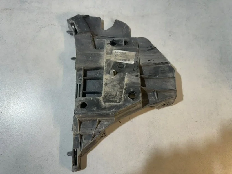 Кронштейн переднего бампера Volvo S80