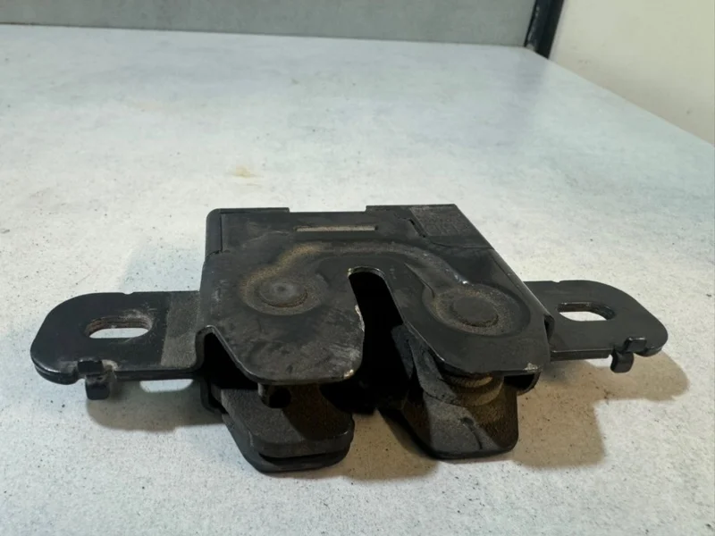 Замок капота Volvo S80