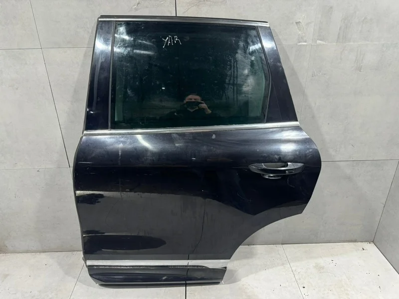 Дверь боковая Volkswagen Touareg 2012