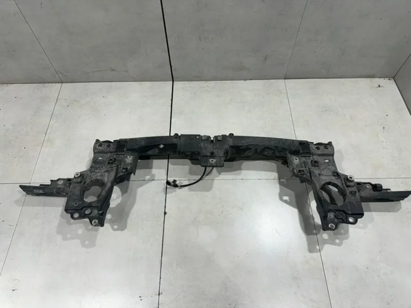 Панель передняя Volkswagen Touareg 2012