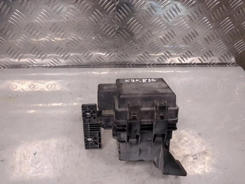 Блок предохранителей Renault Megane 3 K9K836 1.5