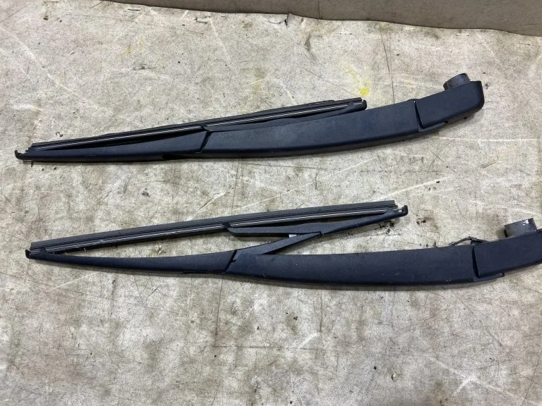 Поводок стеклоочистителя задний Nissan X-Trail T32