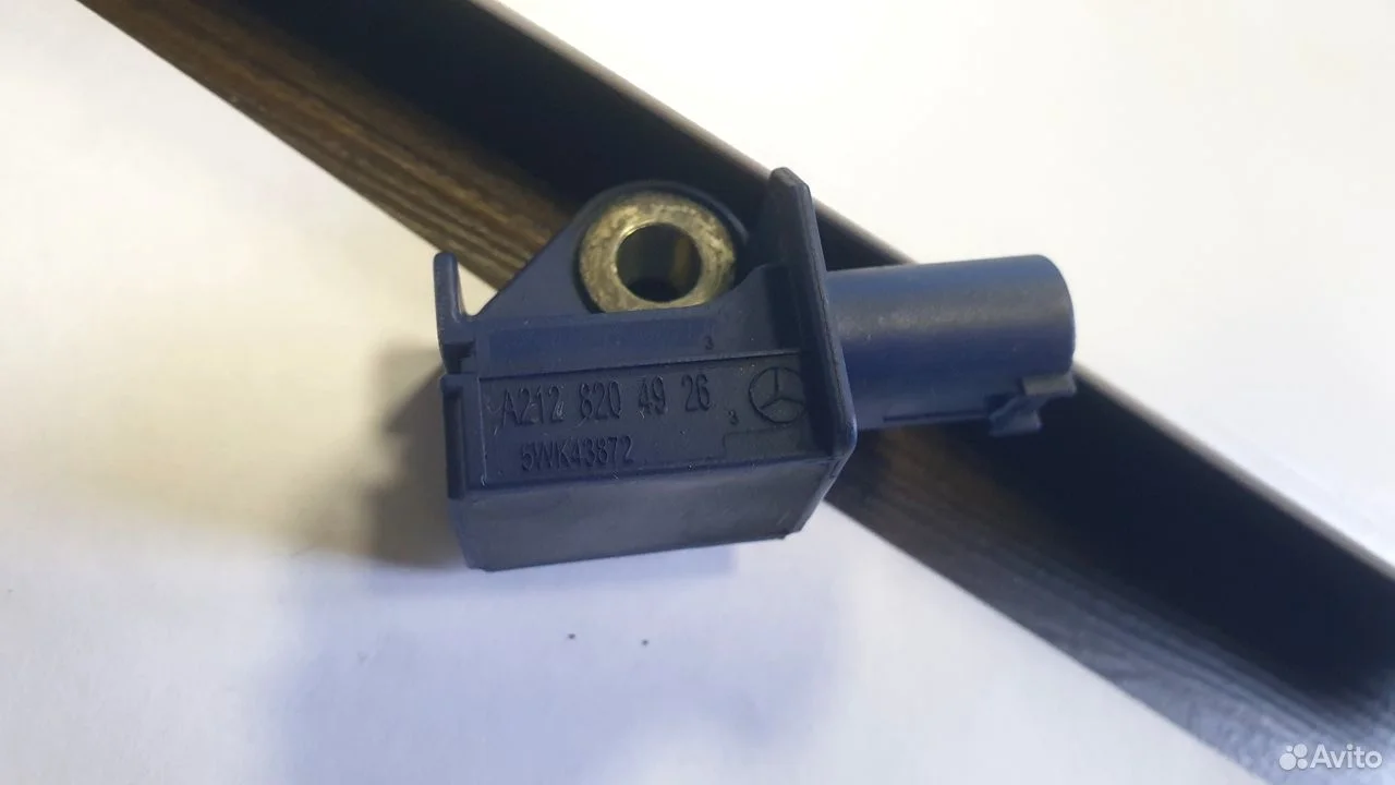 Датчик удара mercedes r197 x204 w212 w218 w207