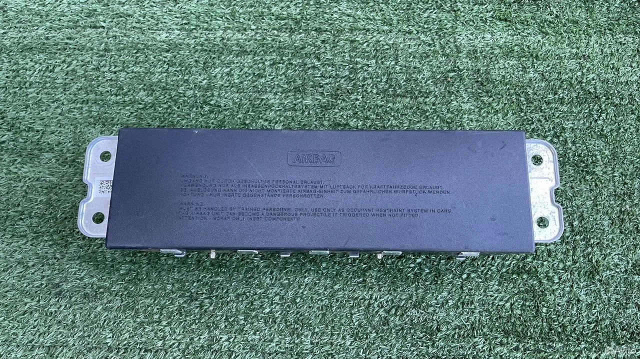 Подушка безопасности коленная mercedes w213 c257