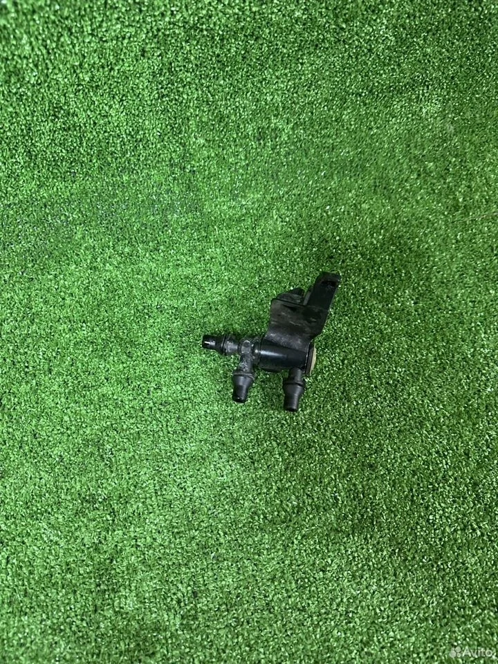 Клапан системы охлаждения mercedes a0005061000