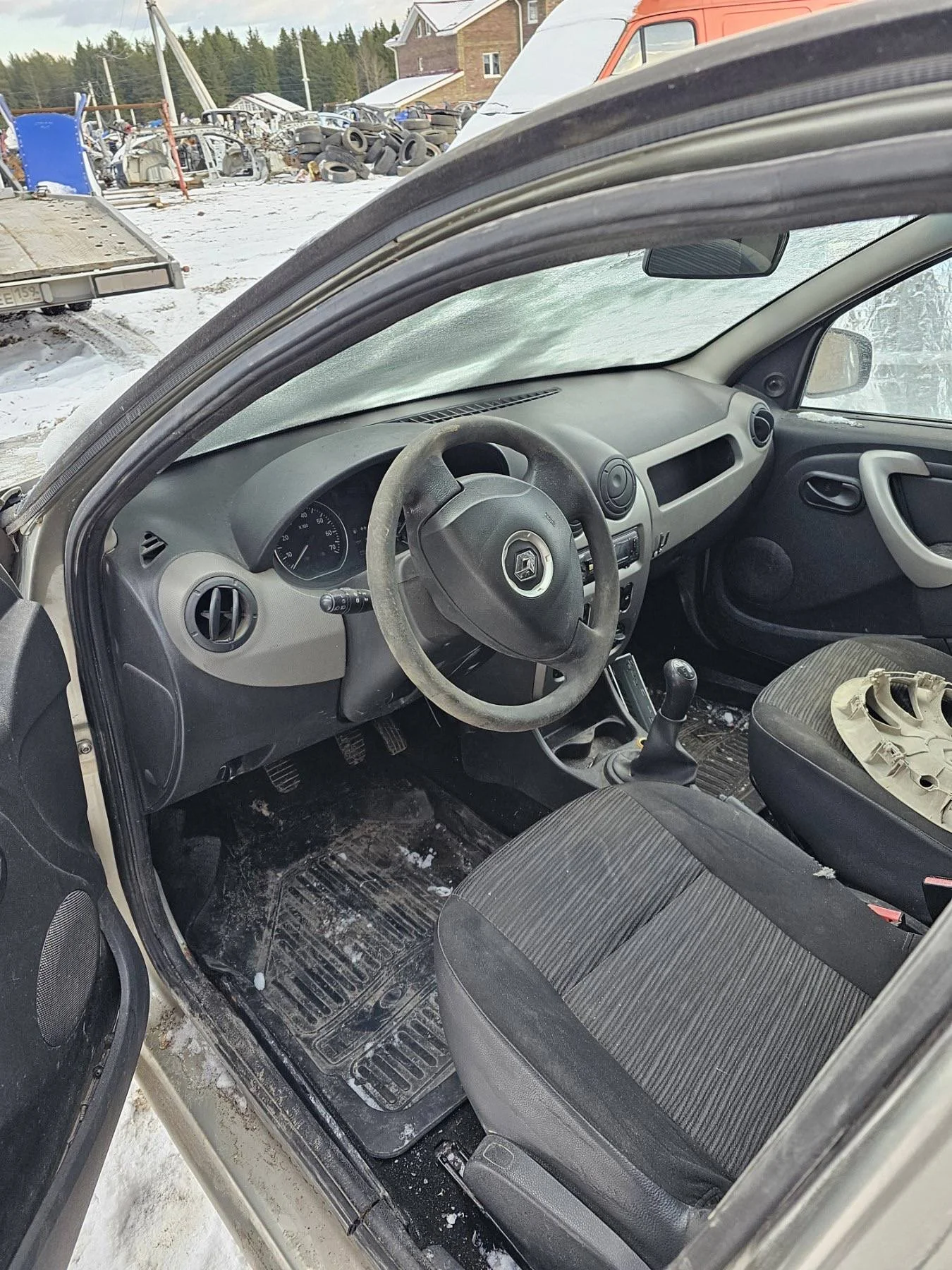 Продажа Renault Sandero 1.4 (75Hp) (K7J A710) FWD MT по запчастям