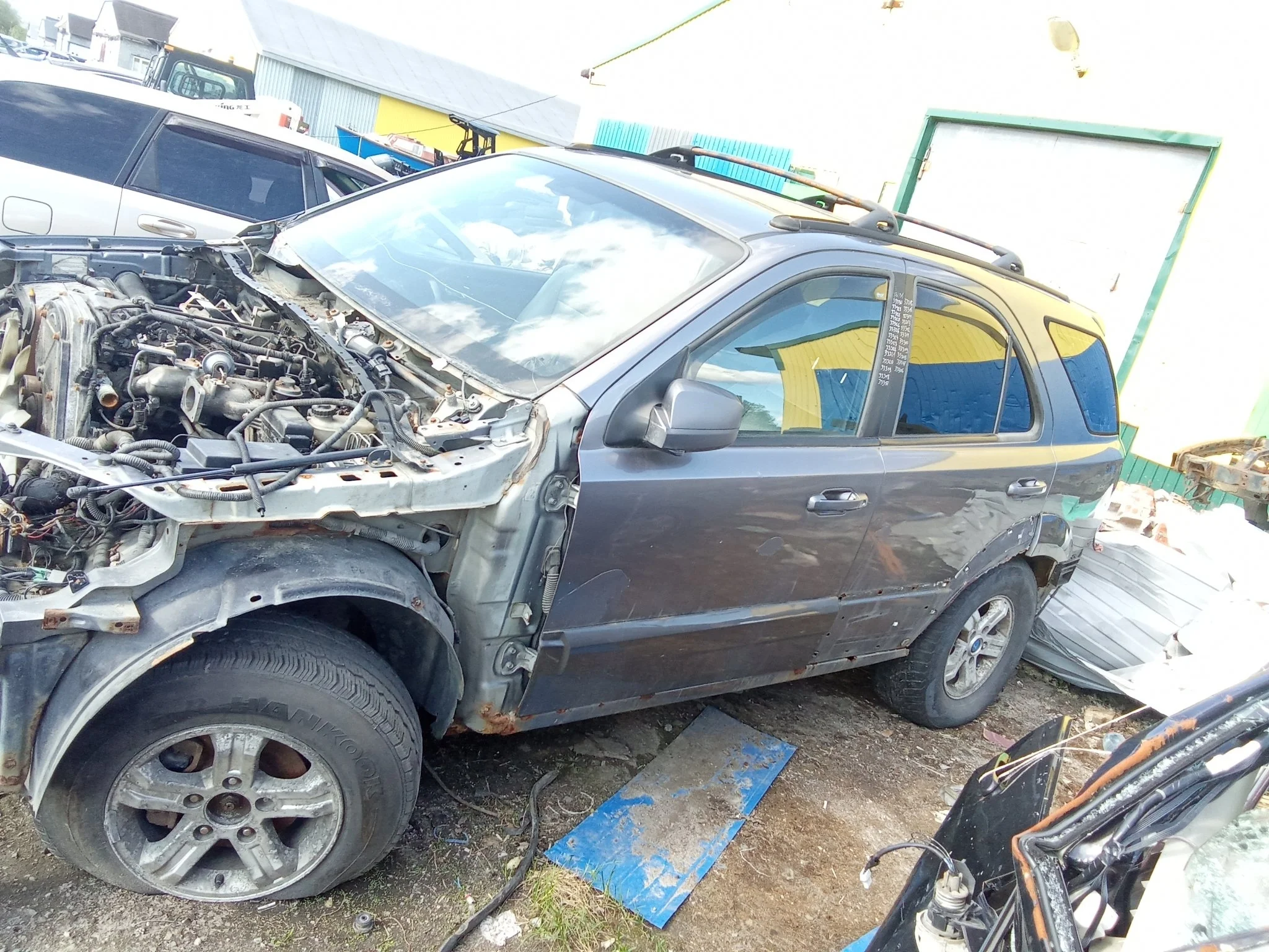 Стекло двери заднее левое Kia Sorento 1 BL 2002-2009