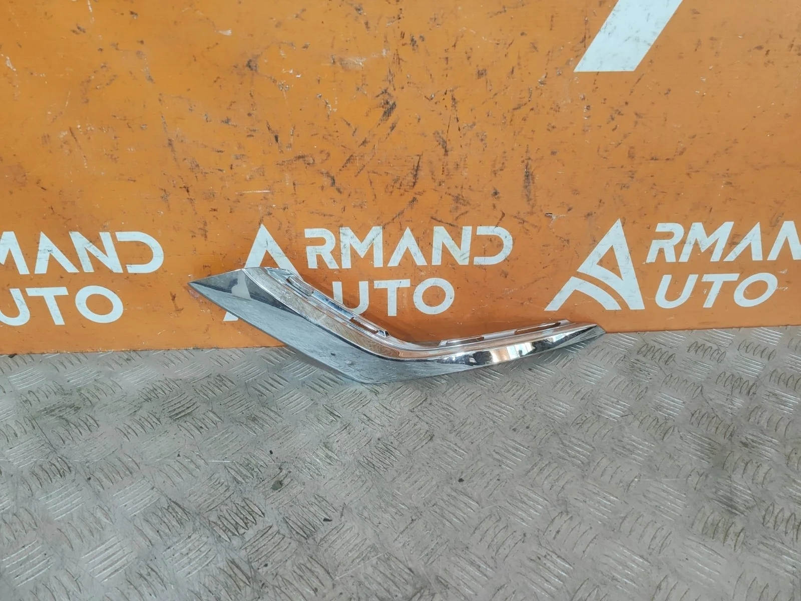 Накладка бампера Mitsubishi Outlander 2015-нв 3