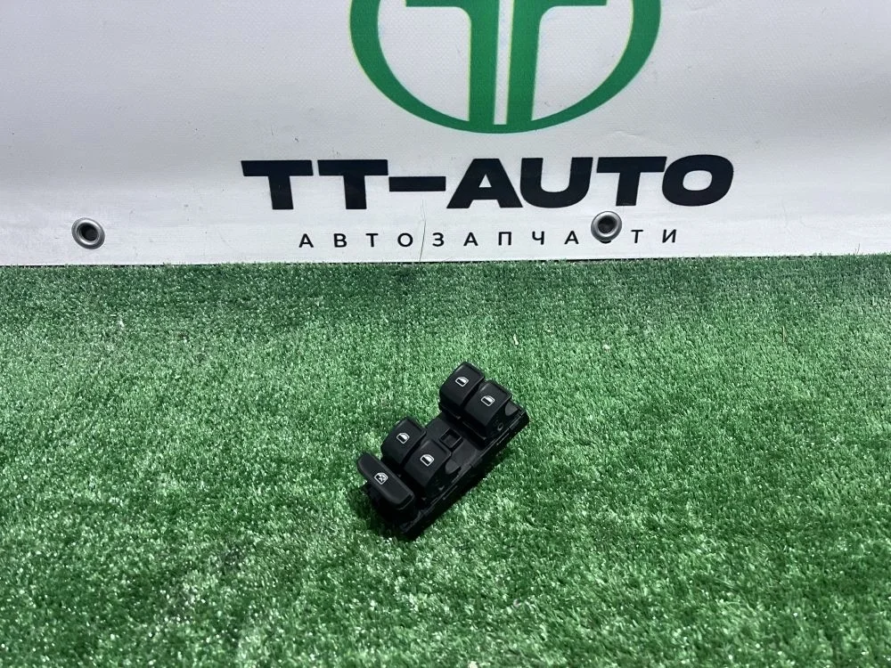 Блок стеклоподъемников Volkswagen Golf 7 2012-2020