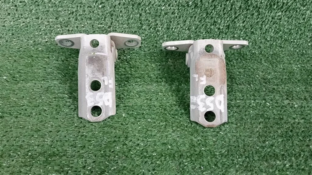Б.у. петля двери MITSUBISHI Delica D5 CV MITSUBISHI Delica D5 CV
