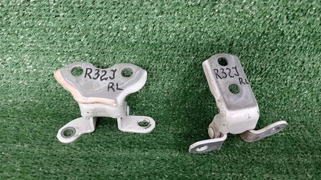 Б.у. петля двери TOYOTA RAV4 ACA30 TOYOTA RAV4 ACA30