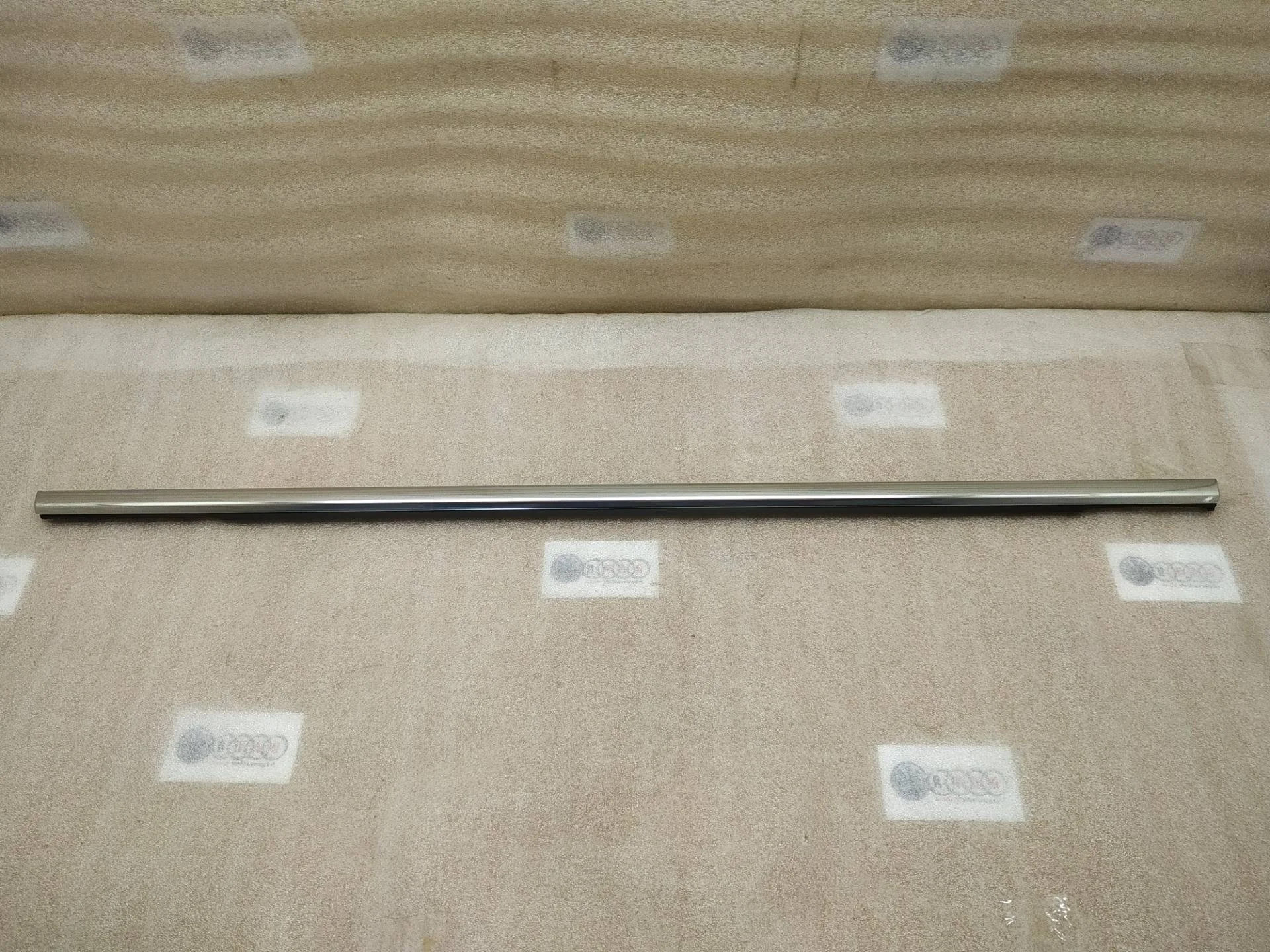молдинг двери задней левой Volkswagen Touareg 7P6 2011