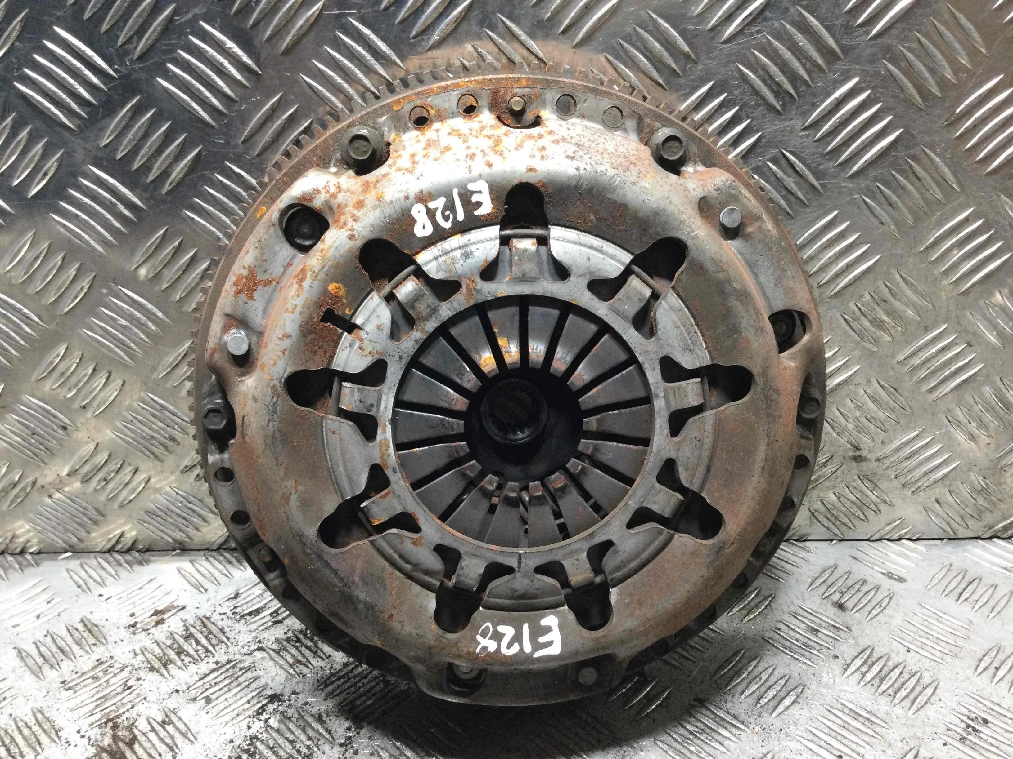 Маховик Ford Focus 2 поколение (2005-2008) бензин 1.6 i Механика