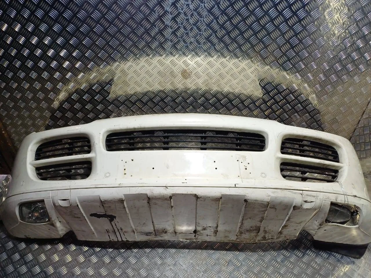 бампер передний Porsche Cayenne 955   белый