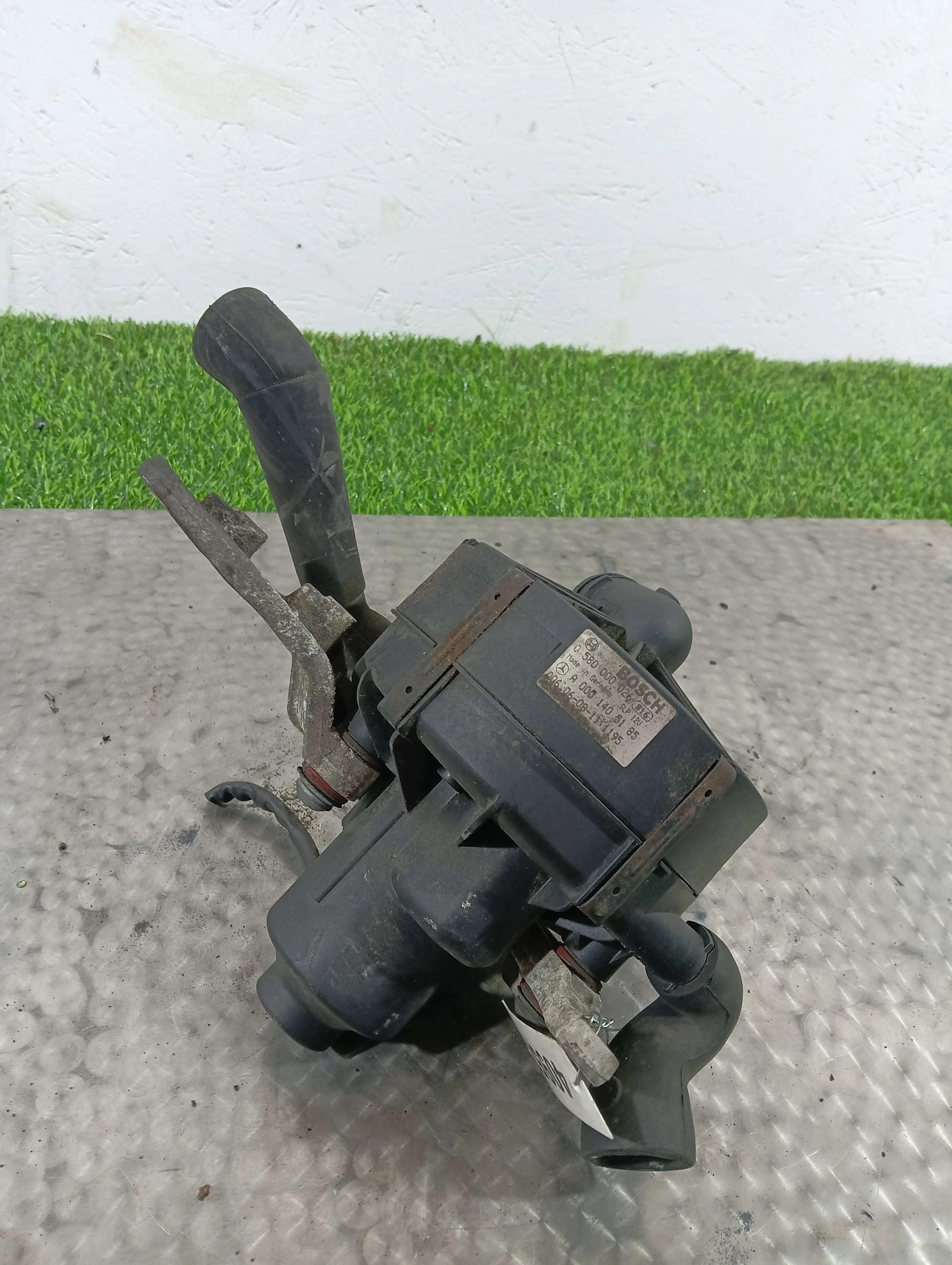 Насос продувки катализатора Mercedes-Benz E-Класс 3.5 бензин 2007