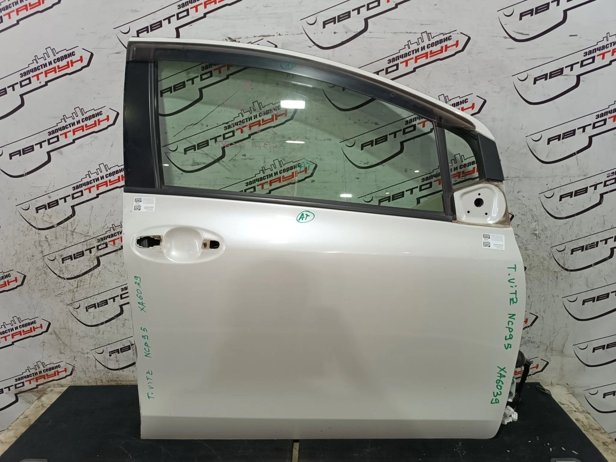 ДВЕРЬ TOYOTA VITZ YARIS KSP90 NCP90 NCP91 NCP95 NLP90 NSP90 SCP90 ZSP90 6700152260 ПЕРЕДНЯЯ ПРАВАЯ 5 DOOR белый перламутр, 070 XA6039