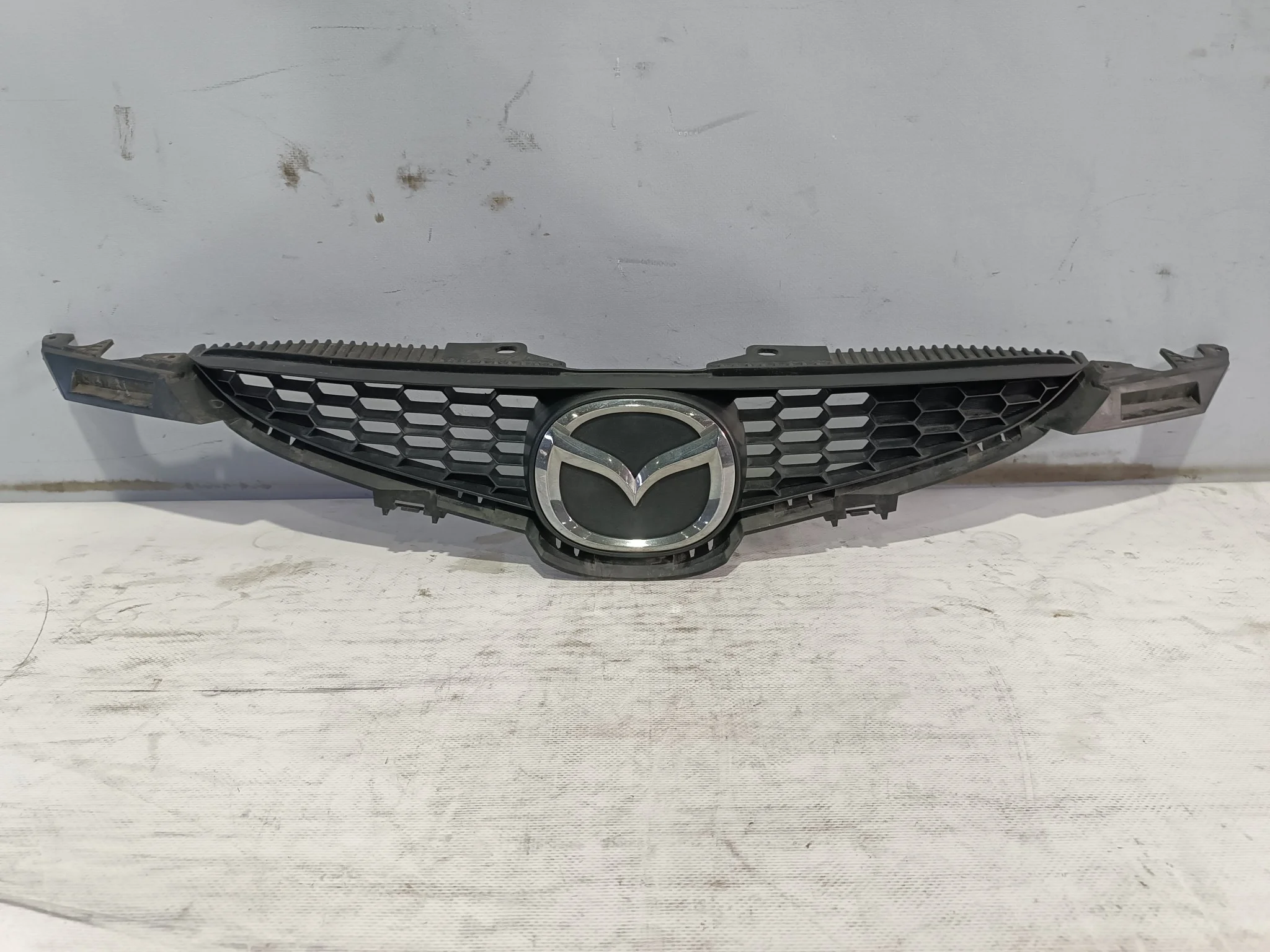 РЕШЕТКА РАДИАТОРА MAZDA DEMIO MAZDA2 DE DE3AS DE3FS DE5FS DEJFS 1 МОДЕЛЬ D65150710B XA6075Z