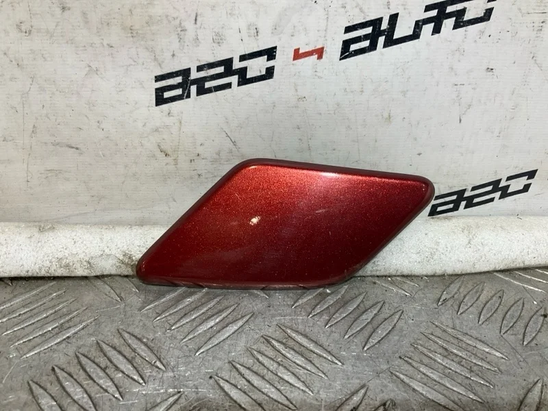 Крышка форсунки омывателя фар Volvo V50 30744954, левая