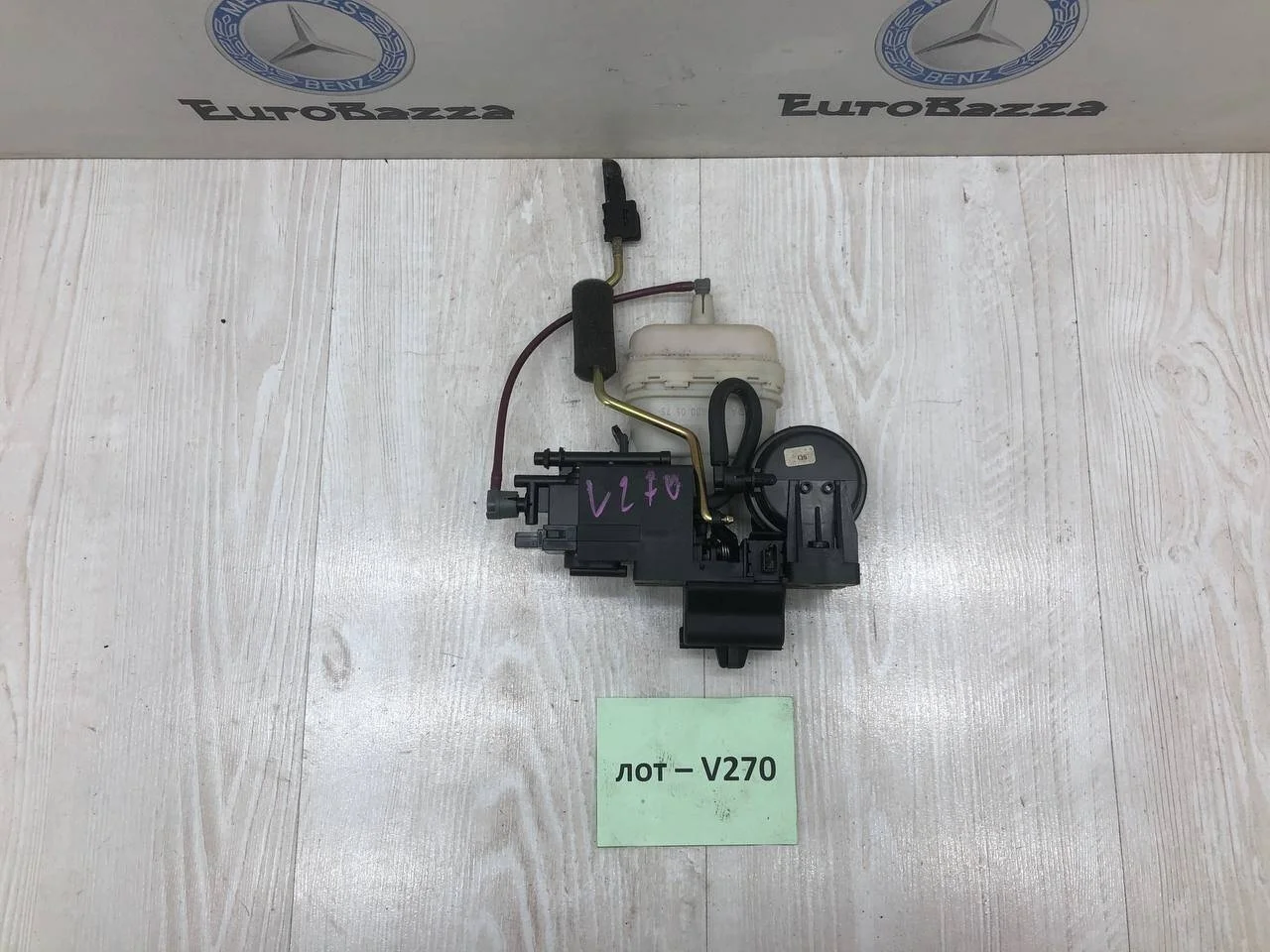Замок крышки багажника Mercedes R230