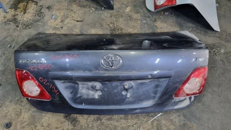 Крышка багажника Toyota Corolla 2009 6440112B50 E150 1.6 1ZR