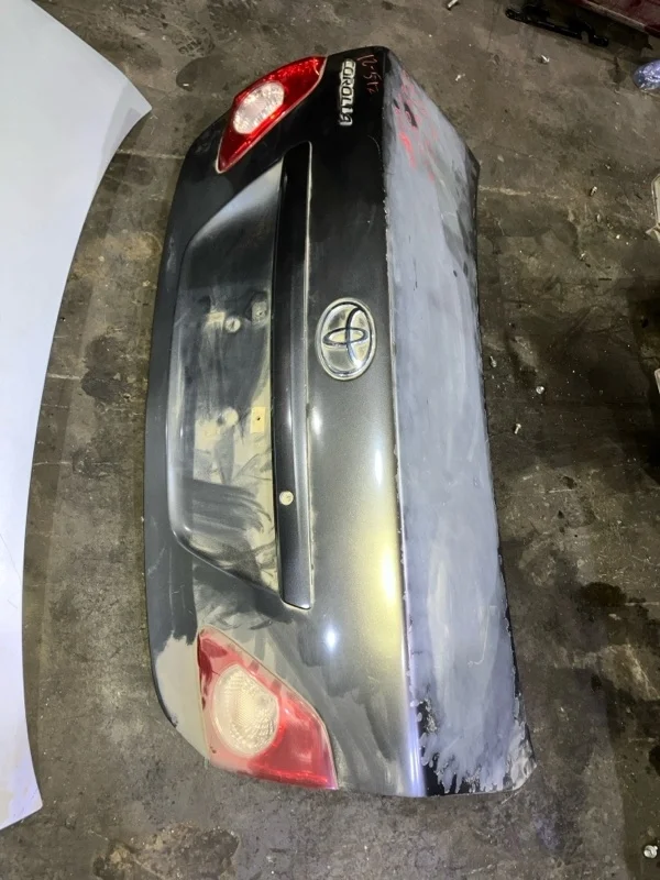 Крышка багажника Toyota Corolla 2009 6440112B50 E150 1.6 1ZR
