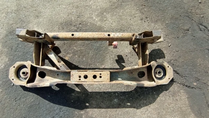 Балка подмоторная задняя Ford C-Max 2003-2010