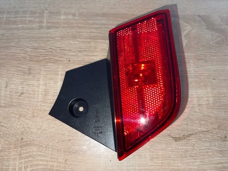 Фонарь MITSUBISHI PAJERO SPORT 3 2017, 2018, 2019, 2020 KS1W, KS5W