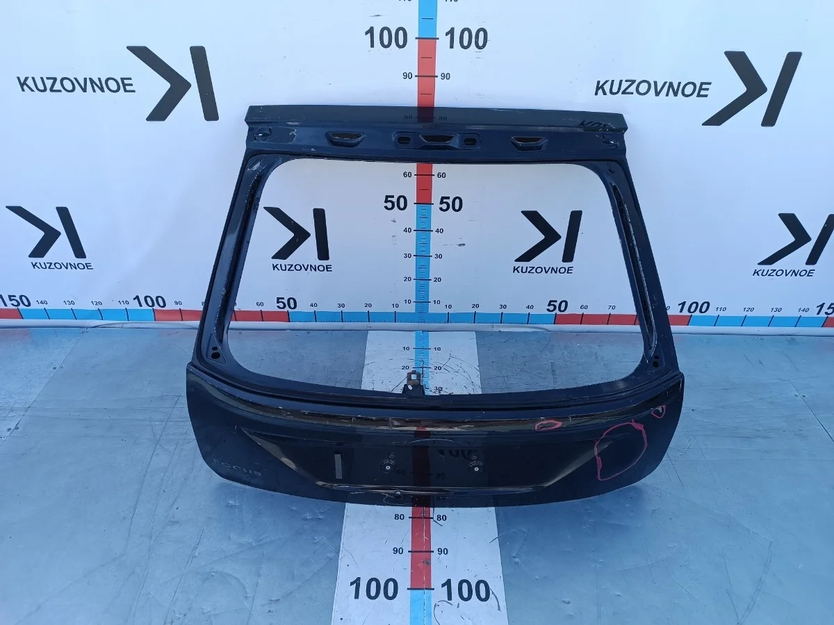 Крышка багажника Ford Focus 2010 CB4