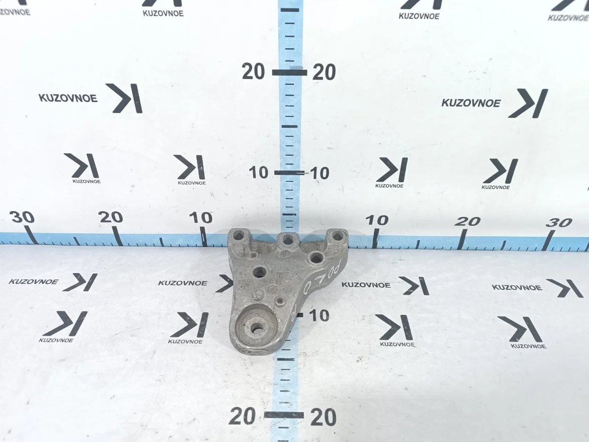 Кронштейн опоры двигателя Volkswagen Polo 2012 Mk5