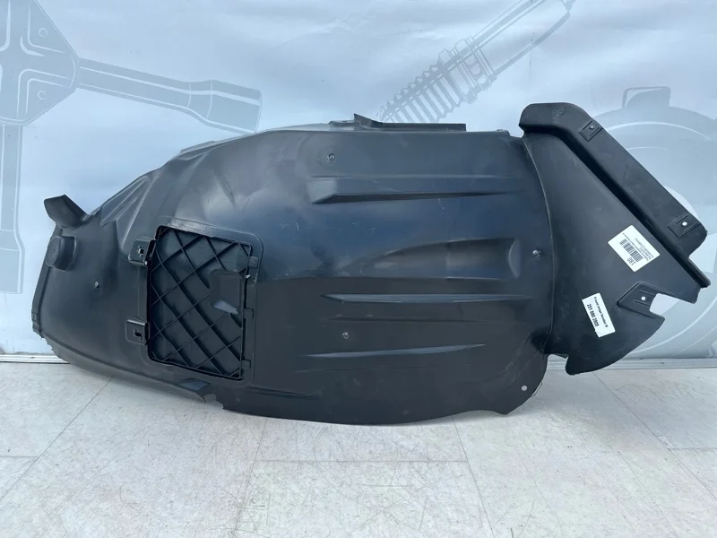 Подкрылок передний правый передняя часть Mercedes W251