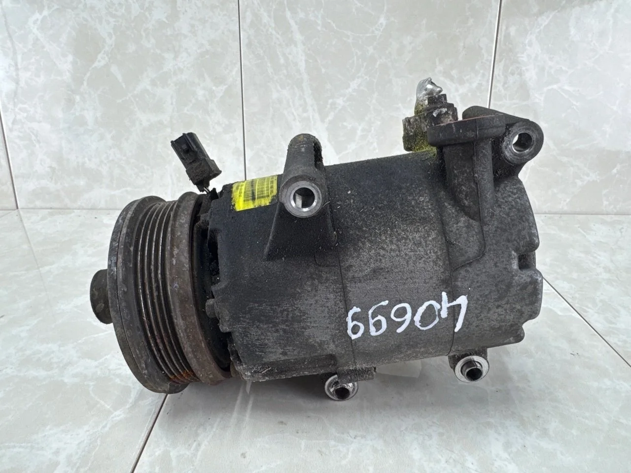 Компрессор кондиционера Ford Focus 2 2004-2011 1388676 1.8 QQDB