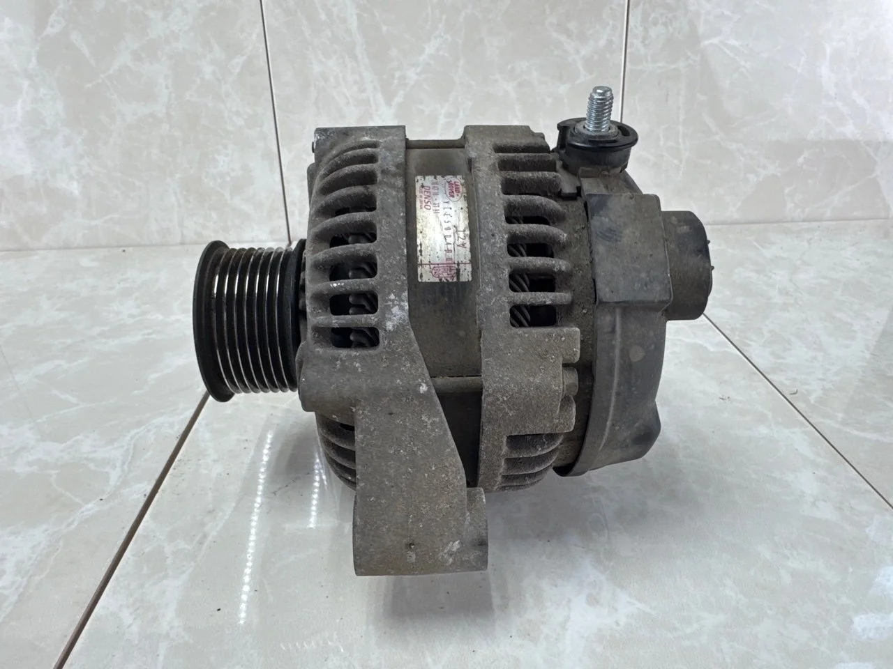 Генератор Land Rover Discovery 3 2004-2009 YLE500400 2.7 276DT