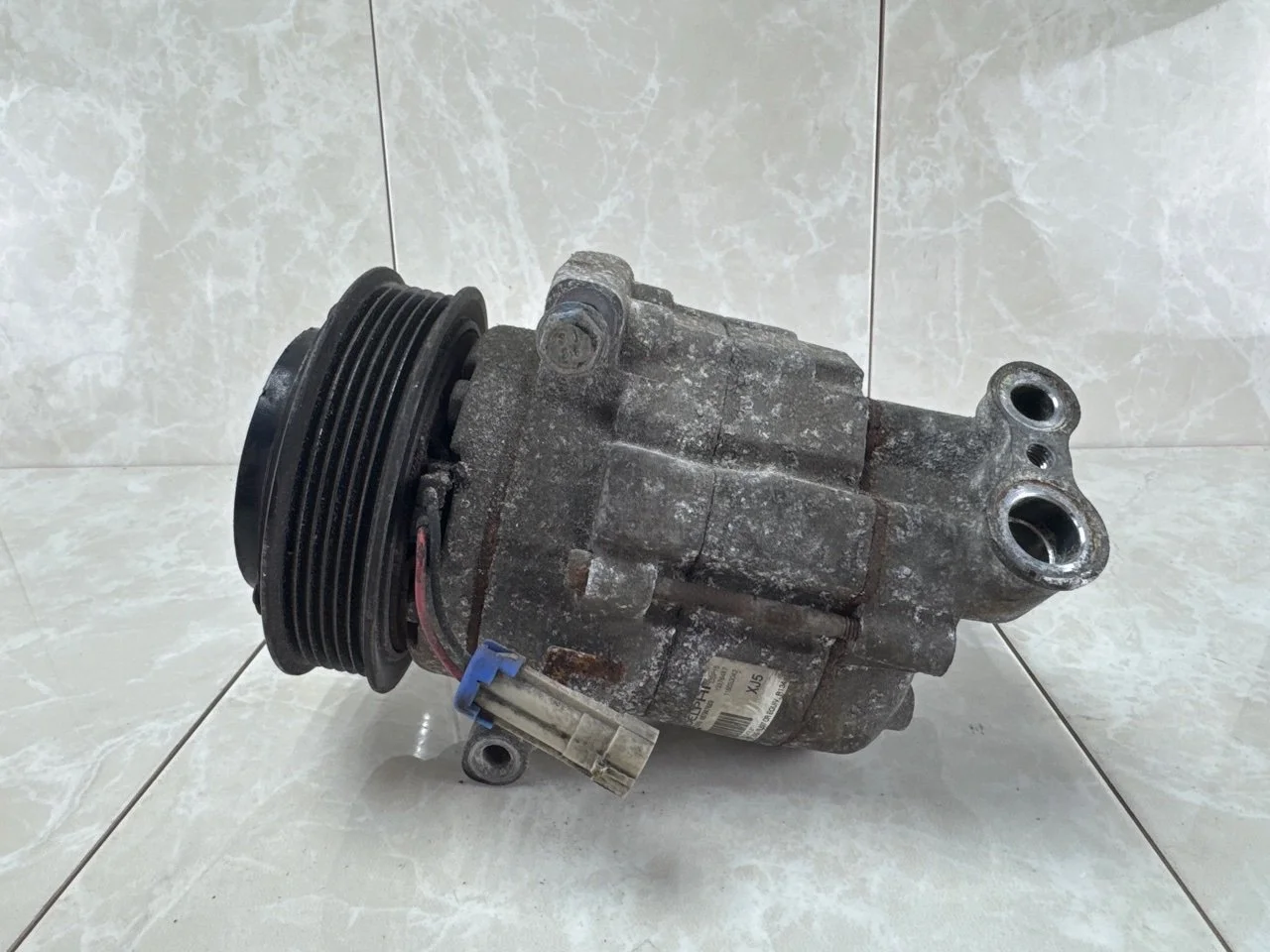 Компрессор кондиционера Chevrolet Cruze 2009-2016 13376447 1.6 F16D4