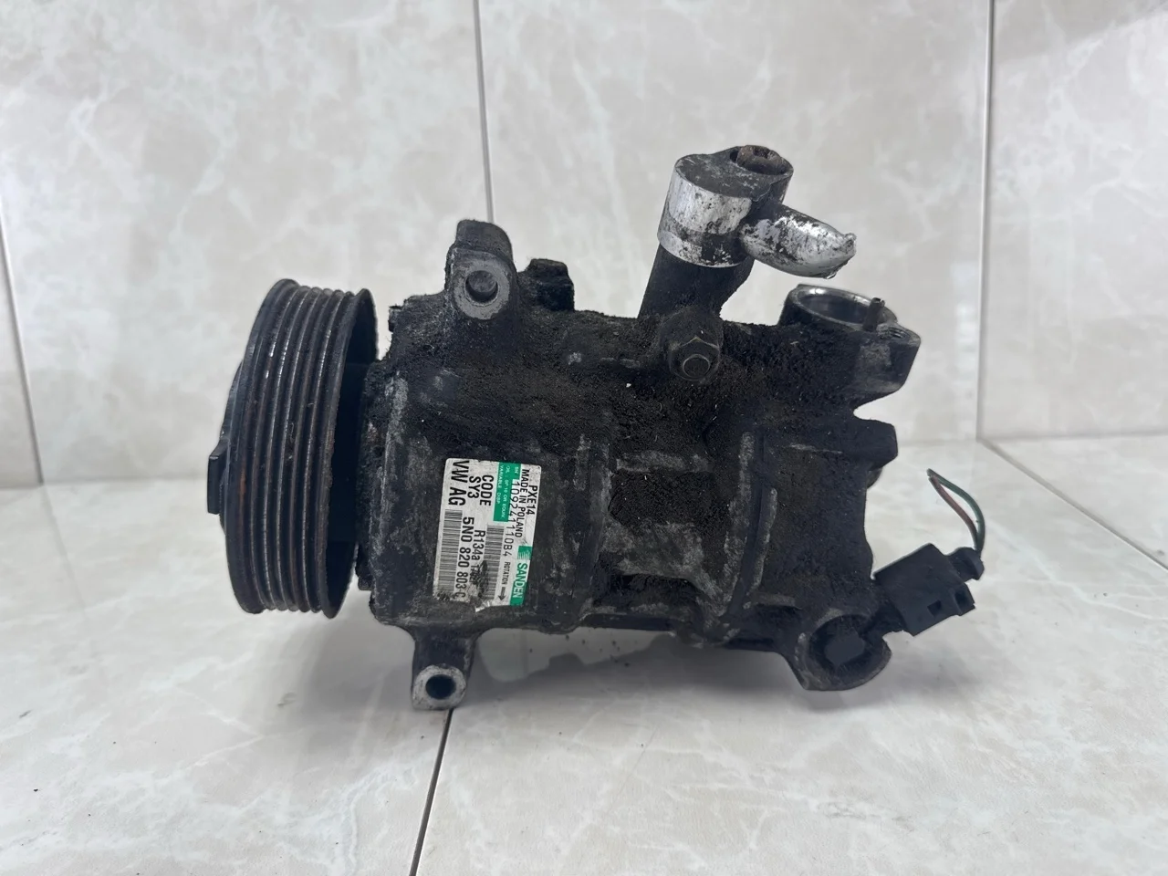 Компрессор кондиционера Skoda Fabia 2 2007-2015 5N0820803C 1.2 CBZ