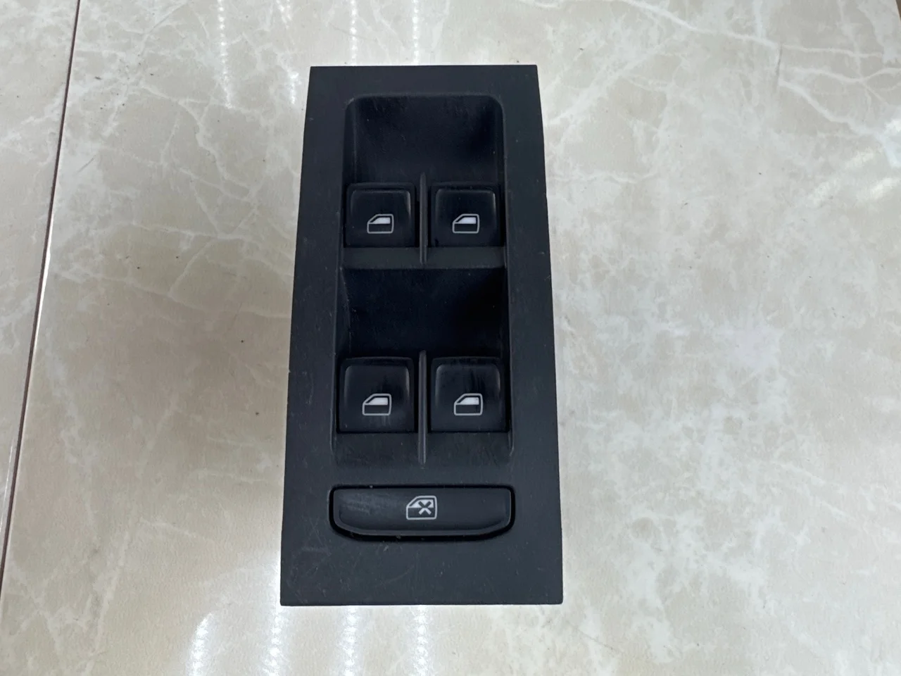 Блок управления стеклоподъемниками Skoda Octavia A7 2014 5E0959857 УНИВЕРСАЛ
