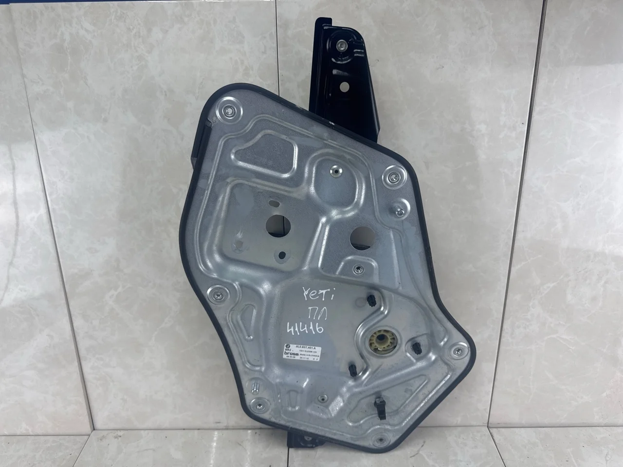 Стеклоподъемник Skoda Yeti 5L 2009-2018 5L0837461, передний левый