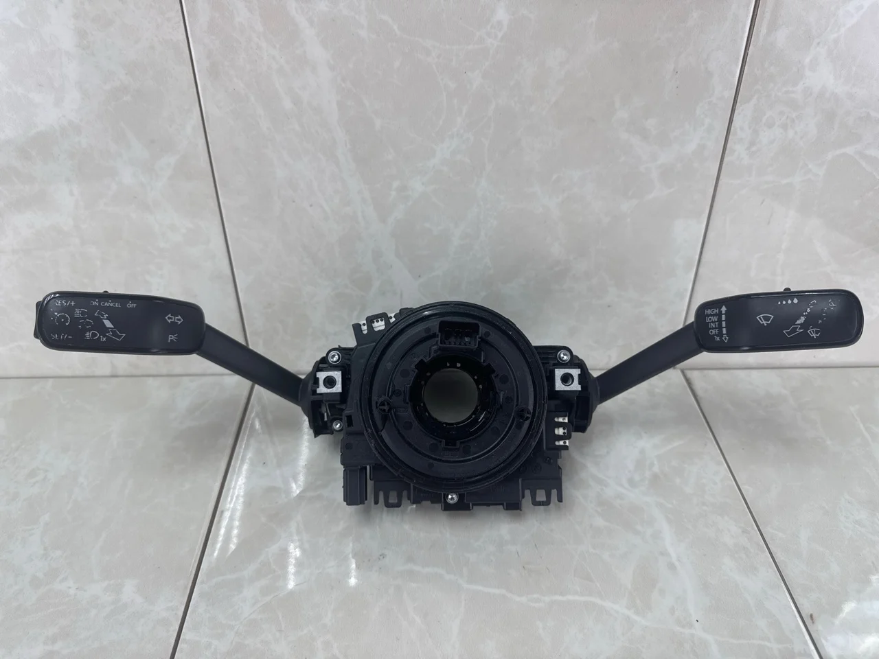 Подрулевой переключатель Skoda Octavia A7 2015 5Q0953513R ЛИФТБЕК