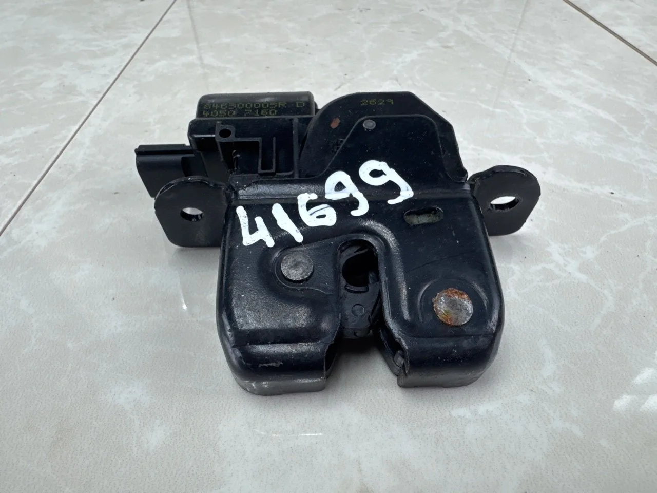 Замок крышки багажника Renault Megane 3 2009-2016 846300003R