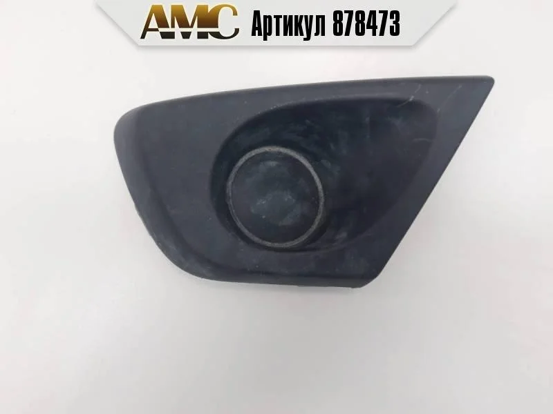 Решетка в бампер правая Renault Duster 2012>
