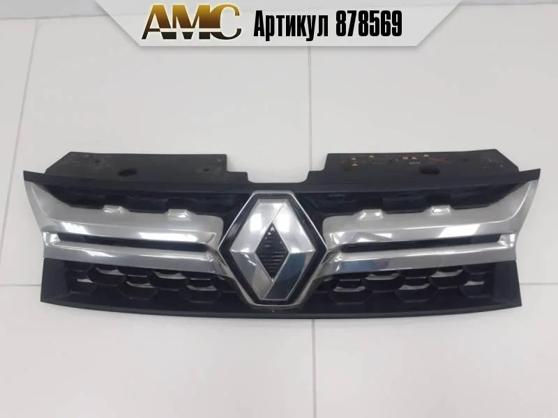 Решетка радиатора Renault Duster 2012>