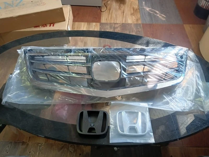 Решетка радиатора Honda Accord 8 2010-2012