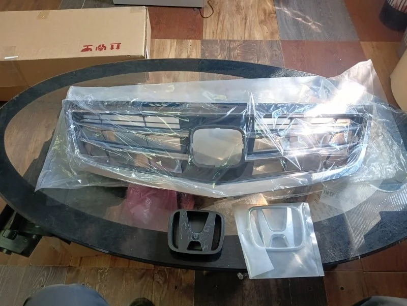 Решетка радиатора Honda Accord 8 2010-2012
