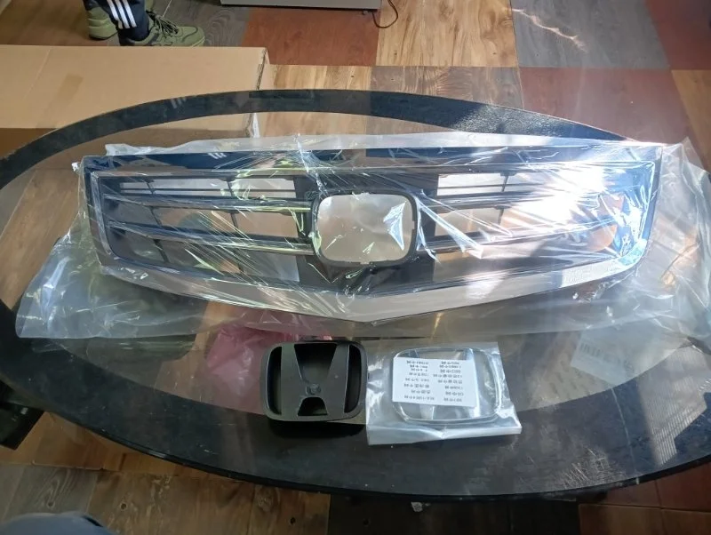 Решетка радиатора Honda Accord 8 2010-2012