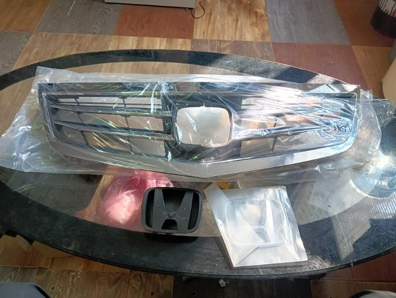 Решетка радиатора Honda Accord 8 2010-2012