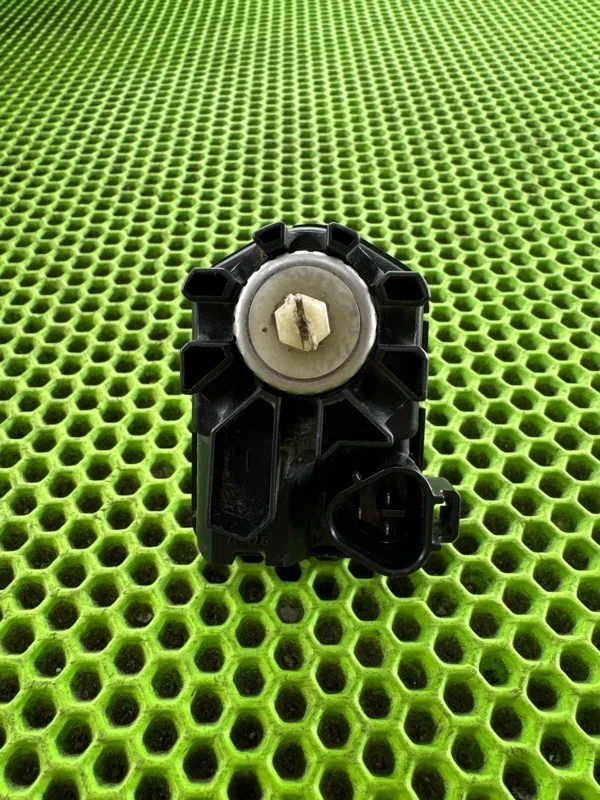 Моторчик корректора фар Toyota Corolla 150 8566112010