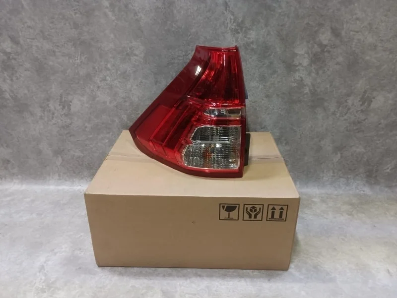 Фонарь нижний задний левый Honda Cr-V 4 RM R20A9