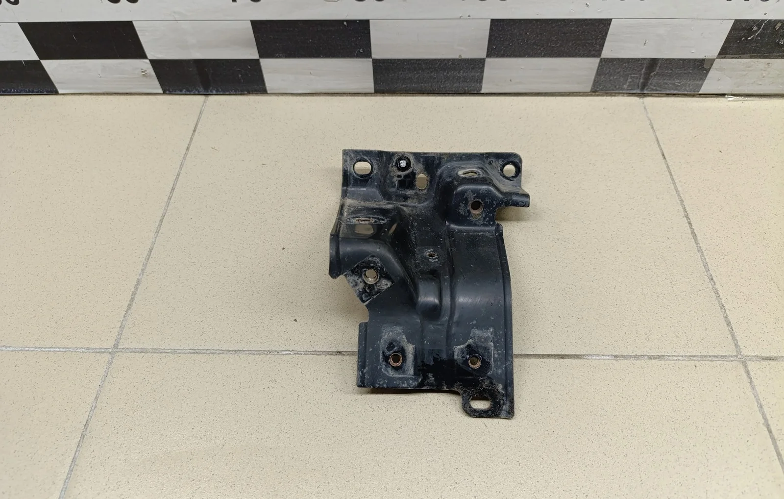 Кронштейн замка капота X-Trail (T32) 2014>